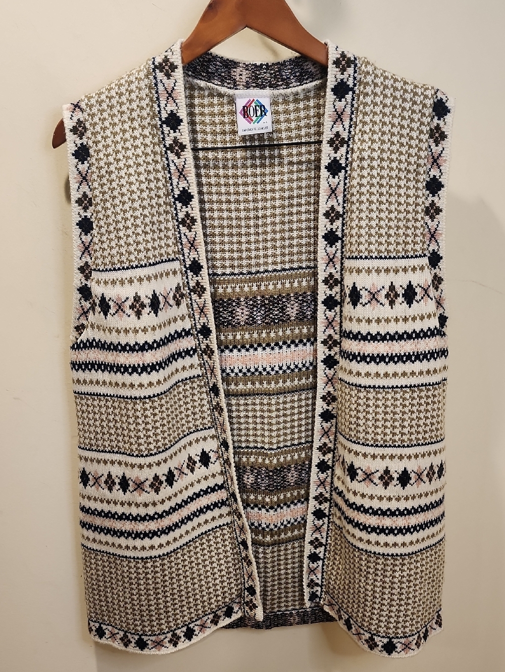 BOER Knit Open-Front Sleeveless Sweater Vest in Cream and Tan FITS L